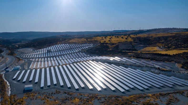 Parque solar fotovoltaico, vista aérea
